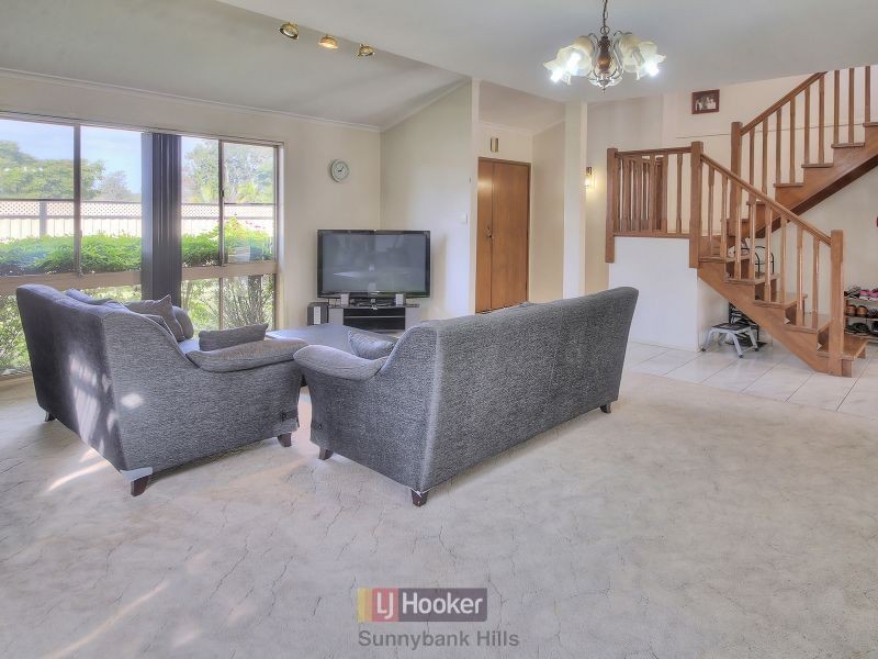 8 Lindstrom Court, Runcorn QLD 4113