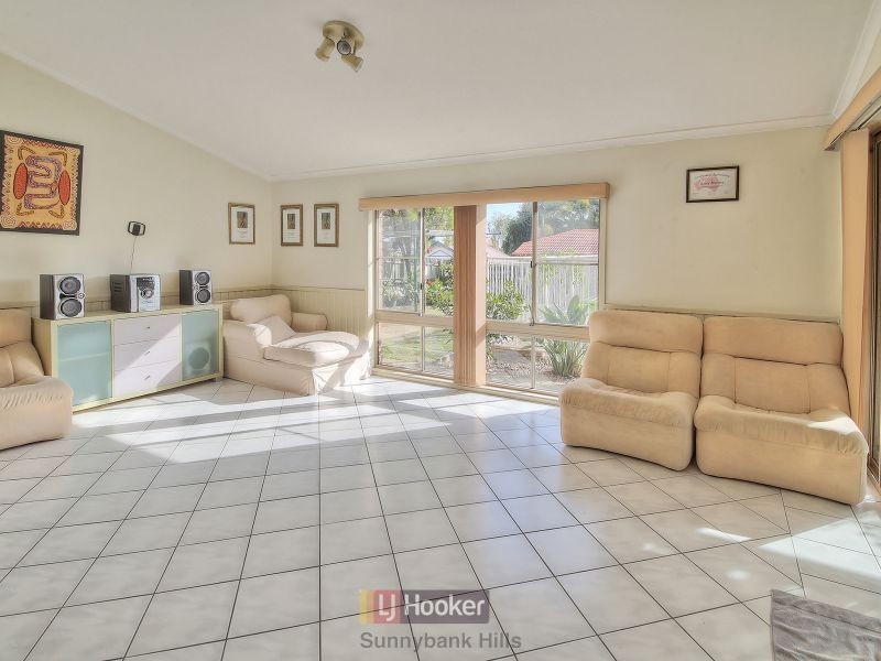 8 Lindstrom Court, Runcorn QLD 4113