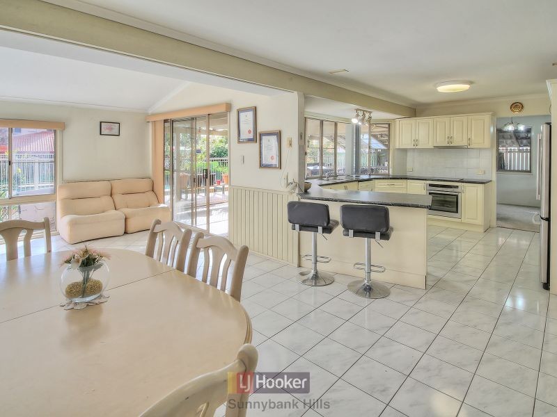 8 Lindstrom Court, Runcorn QLD 4113