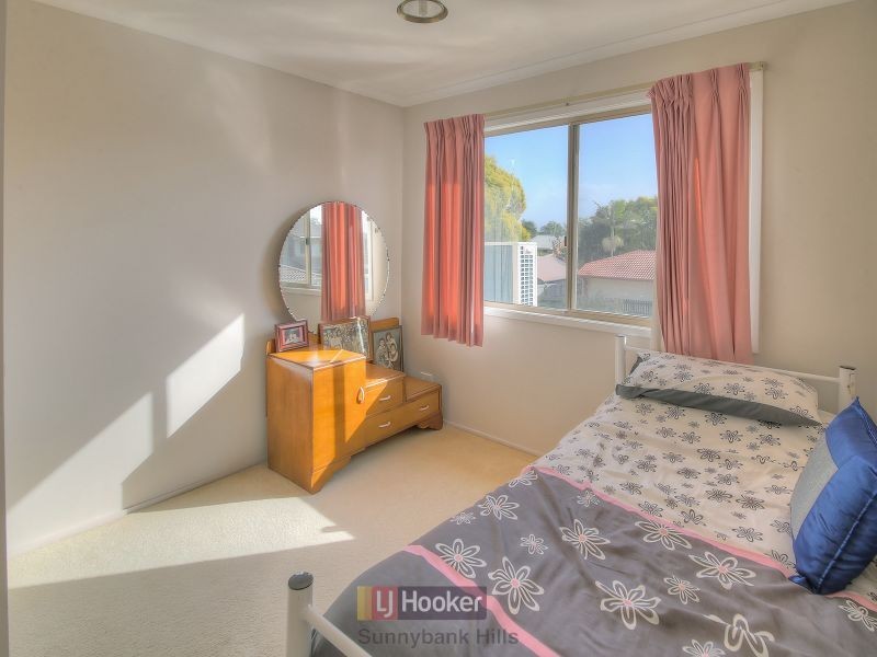 8 Lindstrom Court, Runcorn QLD 4113