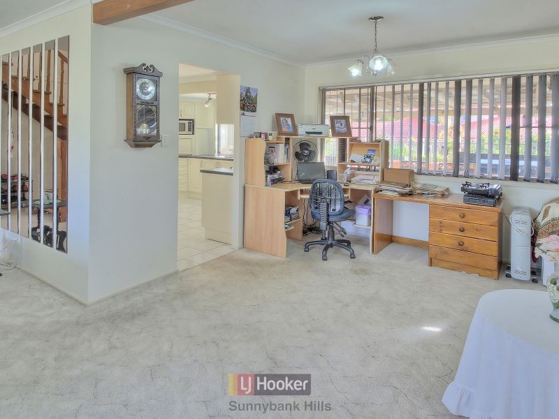 8 Lindstrom Court, Runcorn QLD 4113