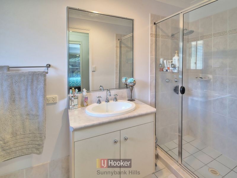 11 Kununurra Crescent, Shailer Park QLD 4128