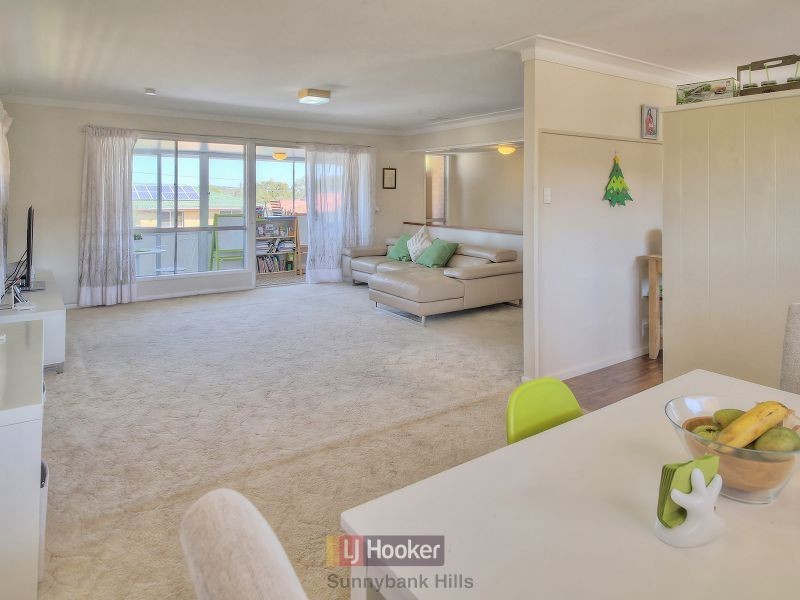 18 Tandanya Street, Mansfield QLD 4122