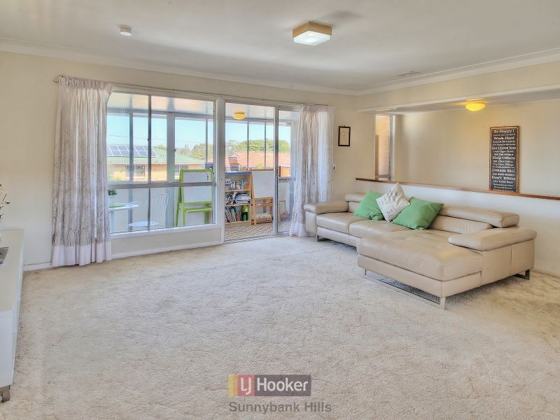 18 Tandanya Street, Mansfield QLD 4122