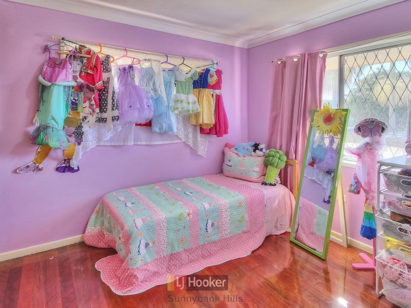 18 Tandanya Street, Mansfield QLD 4122