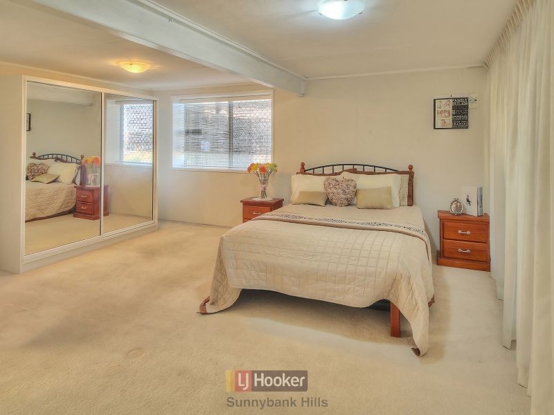 18 Tandanya Street, Mansfield QLD 4122