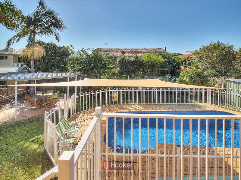 18 Tandanya Street, Mansfield QLD 4122