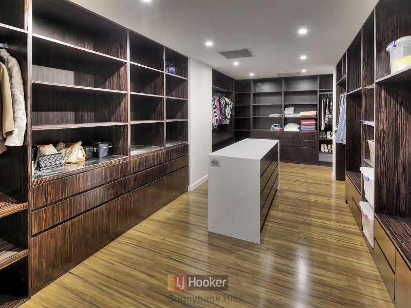 9 Parnassus Street, Robertson QLD 4109