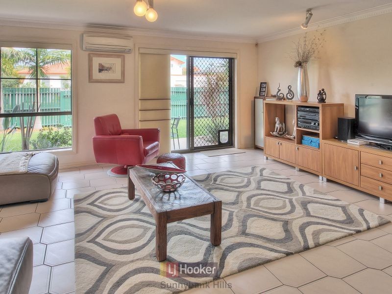 16 Tanis Street, Eight Mile Plains QLD 4113