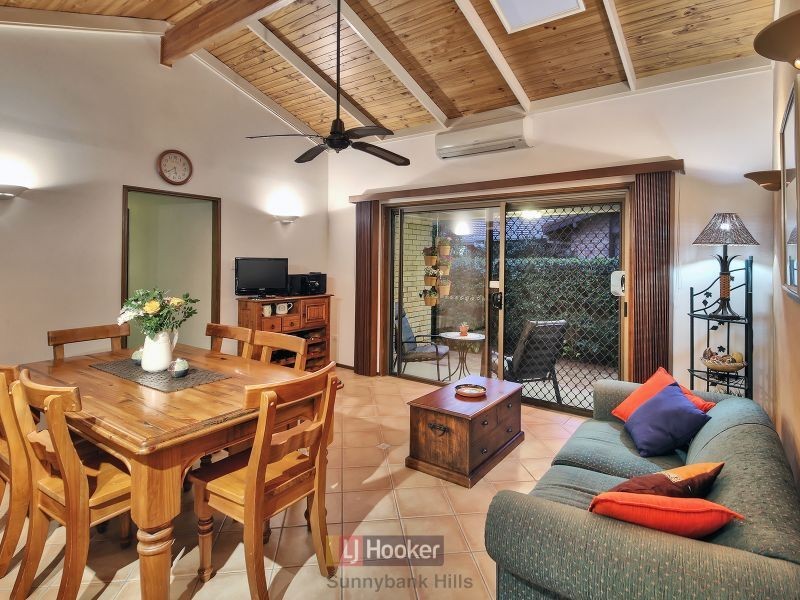 8 Firelight Street, Sunnybank Hills QLD 4109