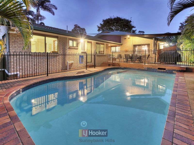 8 Firelight Street, Sunnybank Hills QLD 4109