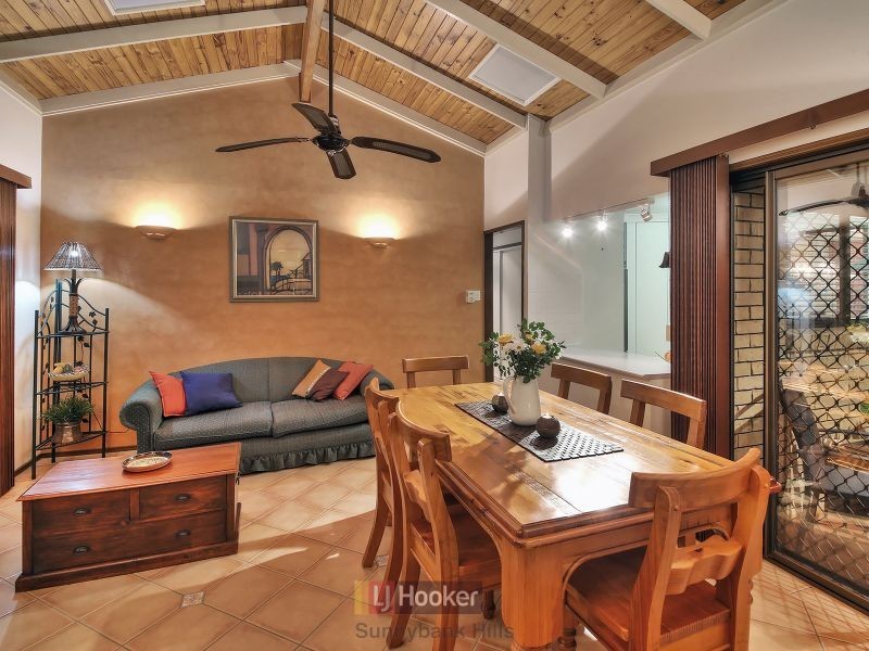 8 Firelight Street, Sunnybank Hills QLD 4109