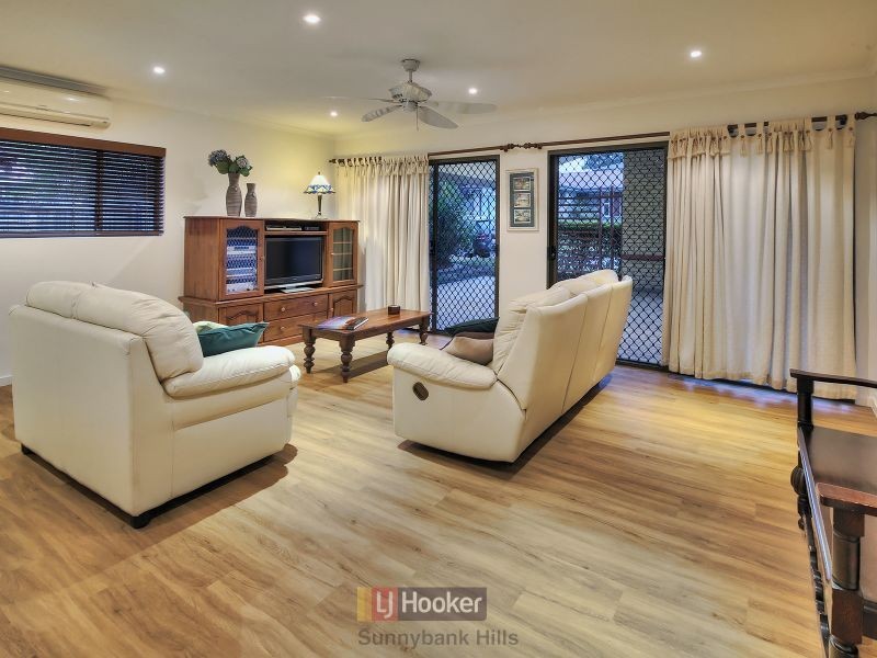 8 Firelight Street, Sunnybank Hills QLD 4109