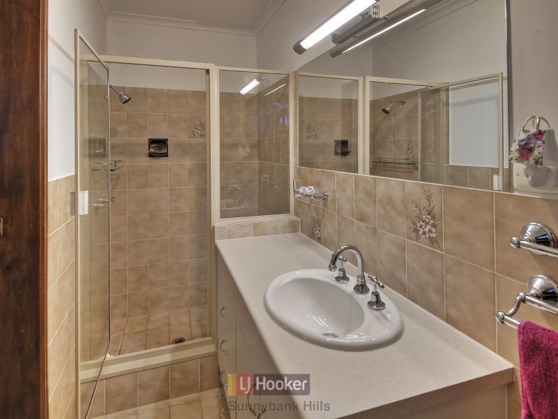 8 Firelight Street, Sunnybank Hills QLD 4109