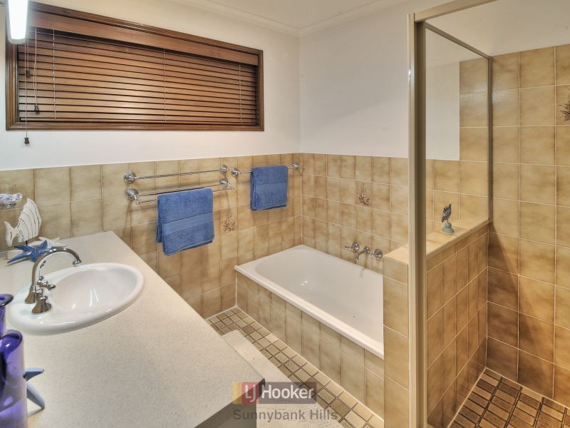 8 Firelight Street, Sunnybank Hills QLD 4109