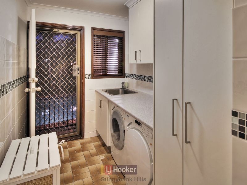 8 Firelight Street, Sunnybank Hills QLD 4109