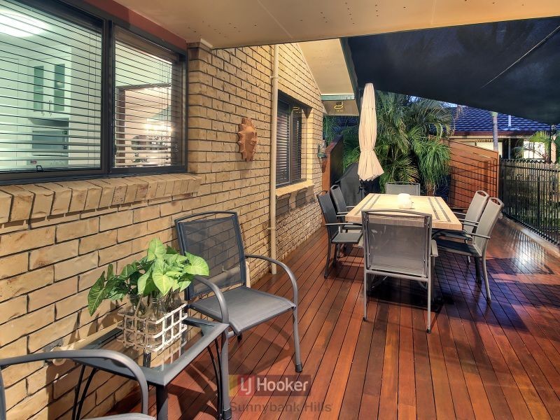 8 Firelight Street, Sunnybank Hills QLD 4109