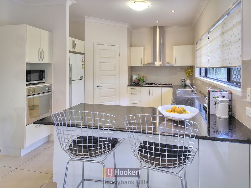 20 Trevi Close, Eight Mile Plains QLD 4113