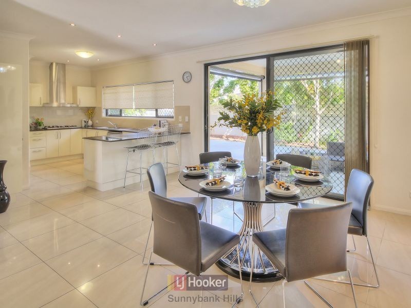 20 Trevi Close, Eight Mile Plains QLD 4113