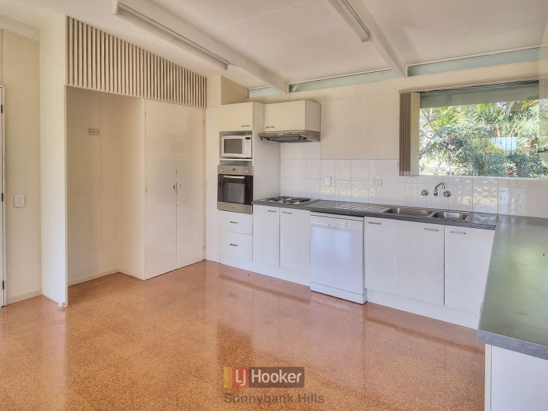 87 Pinelands Road, Sunnybank Hills QLD 4109