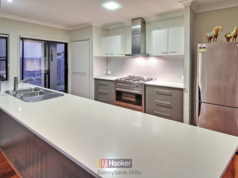 15 Injune Circuit, Calamvale QLD 4116