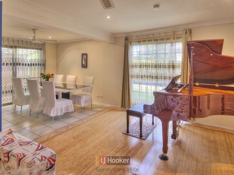 18 Gartford Street, Robertson QLD 4109