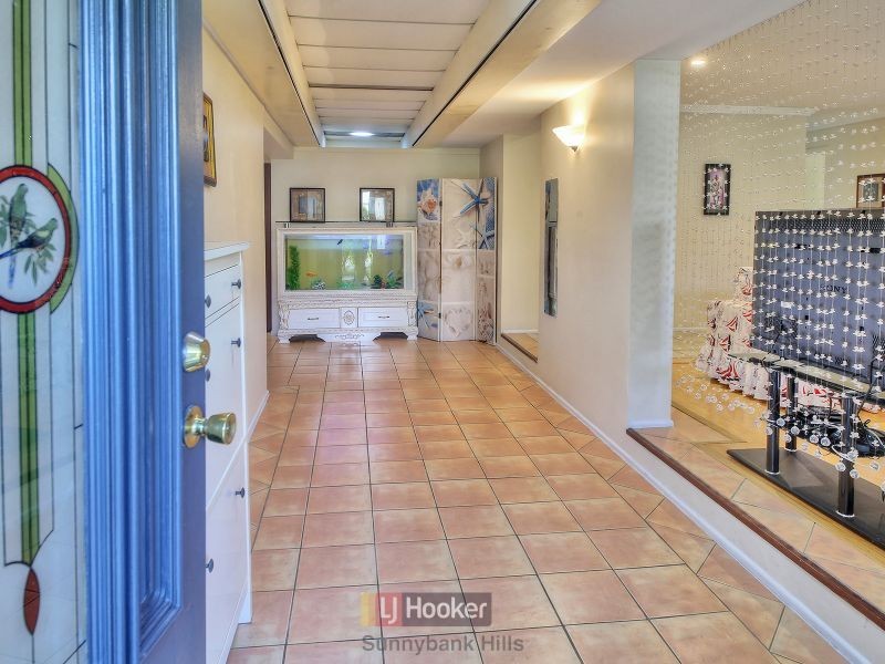 18 Gartford Street, Robertson QLD 4109