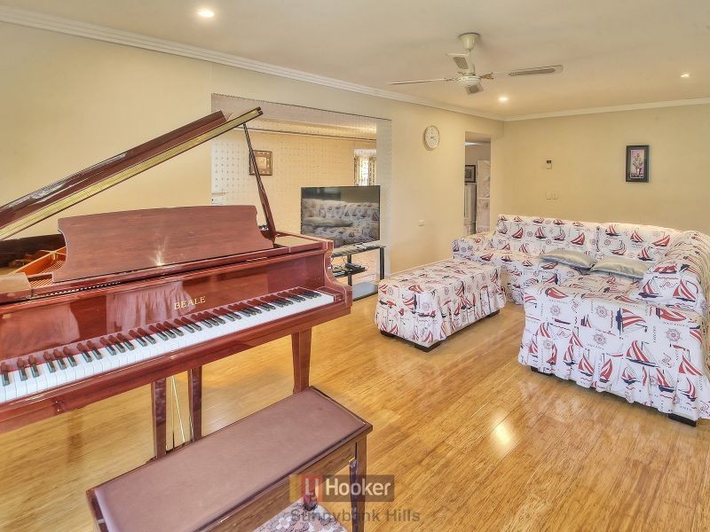 18 Gartford Street, Robertson QLD 4109