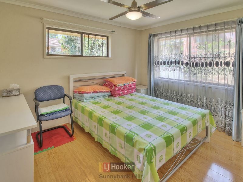 18 Gartford Street, Robertson QLD 4109