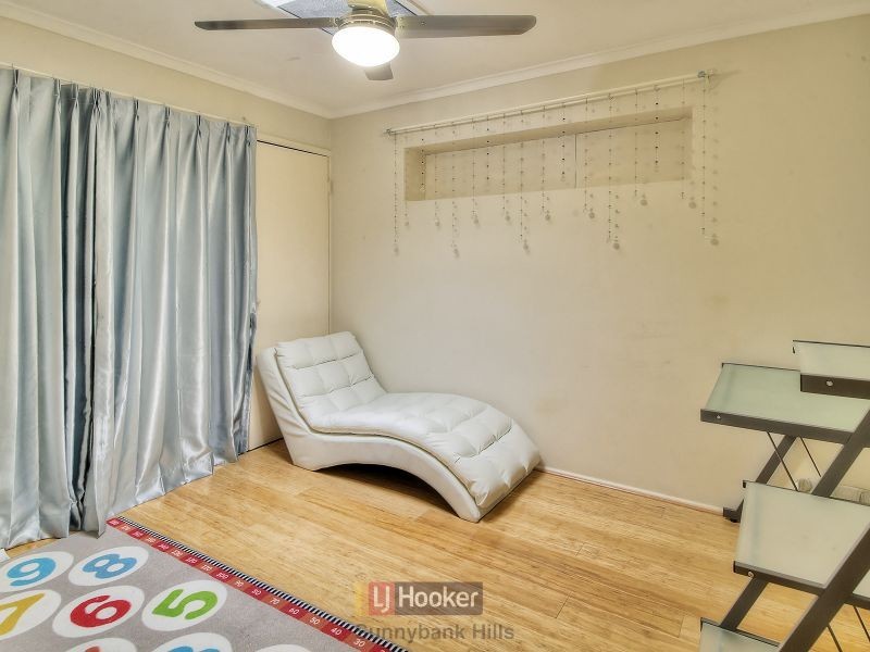 18 Gartford Street, Robertson QLD 4109