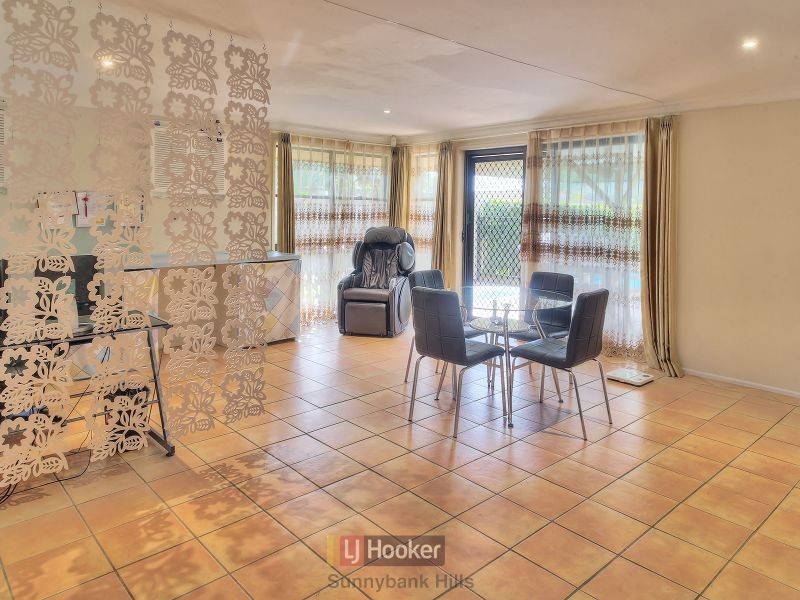 18 Gartford Street, Robertson QLD 4109