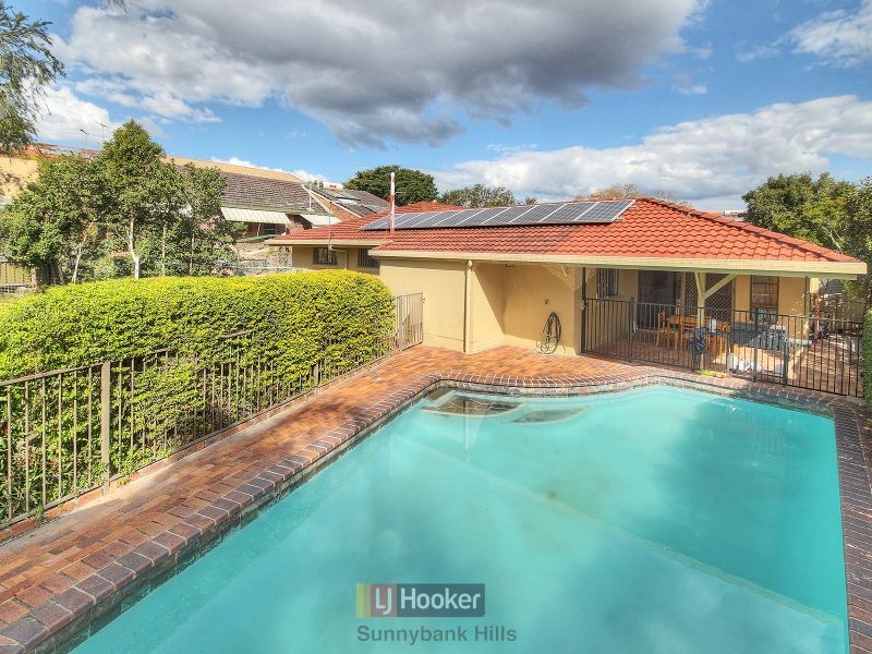 18 Gartford Street, Robertson QLD 4109