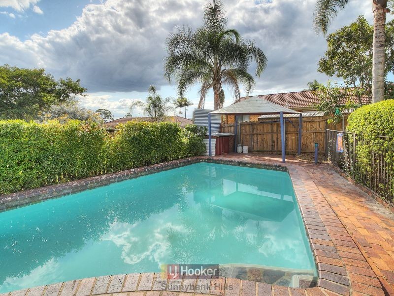 18 Gartford Street, Robertson QLD 4109