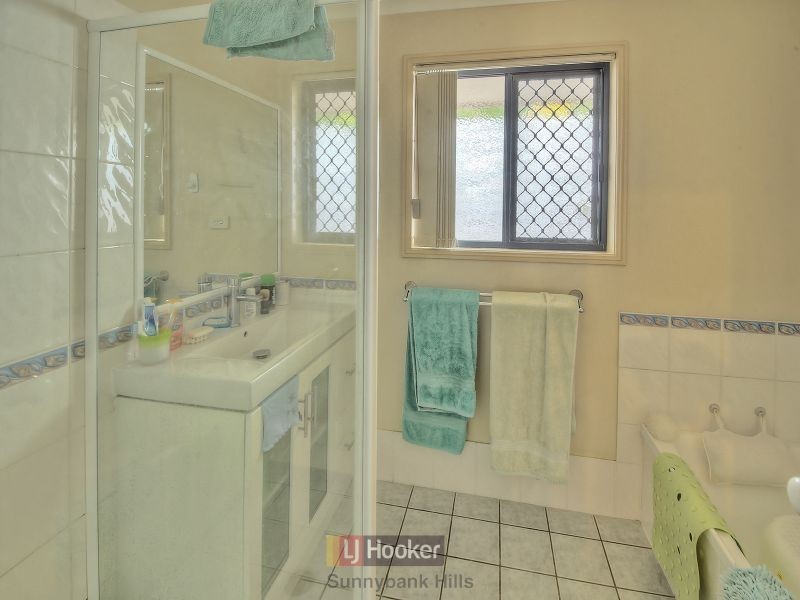 52 Alan Crescent, Eight Mile Plains QLD 4113