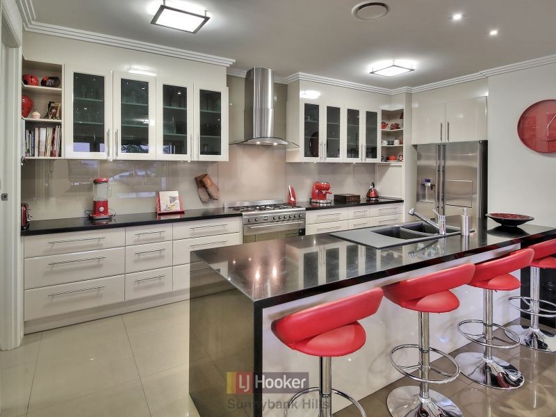 11 Grasmere Place, Carindale QLD 4152