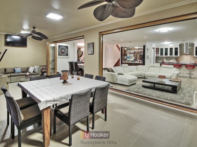 11 Grasmere Place, Carindale QLD 4152