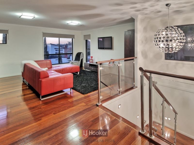 11 Grasmere Place, Carindale QLD 4152