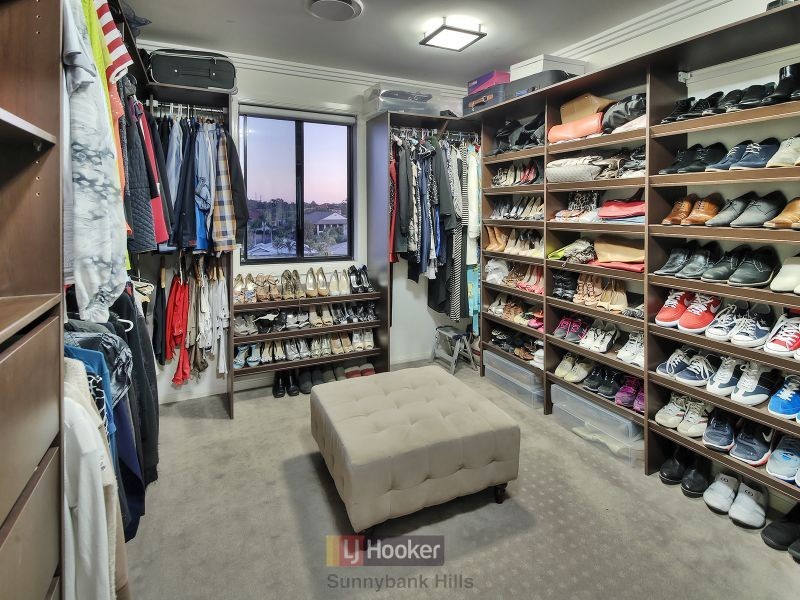 11 Grasmere Place, Carindale QLD 4152