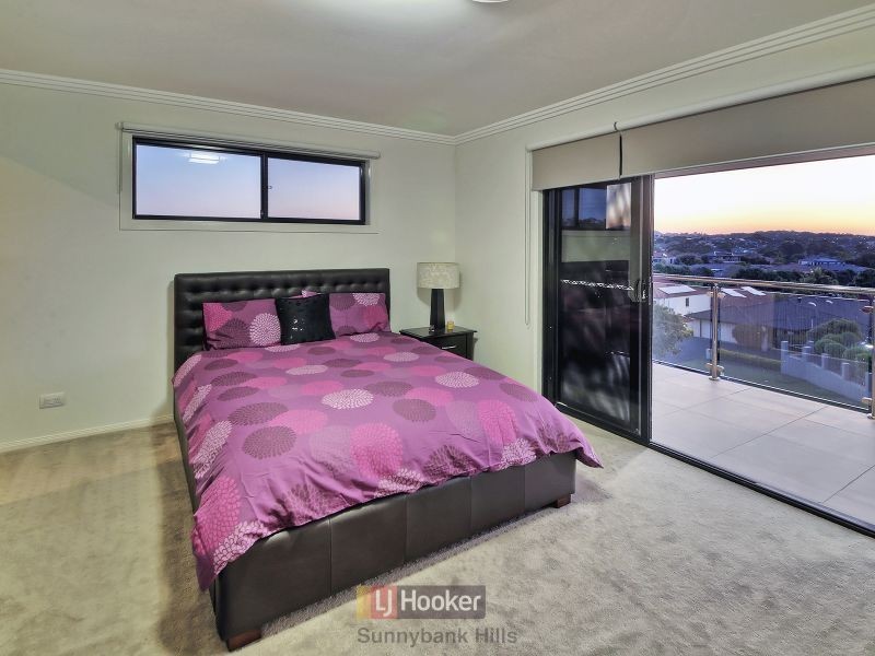 11 Grasmere Place, Carindale QLD 4152