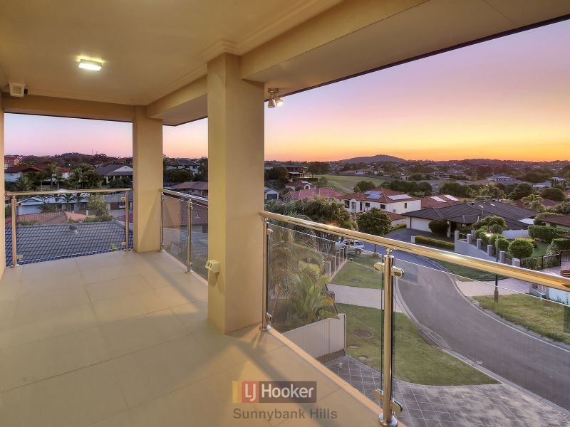 11 Grasmere Place, Carindale QLD 4152