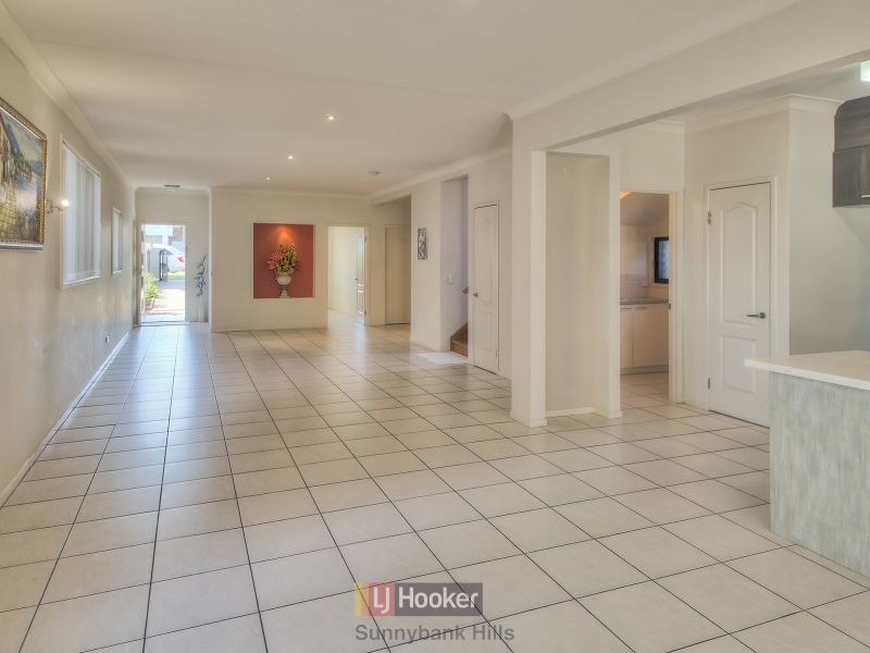 32 Gatling Road, Cannon Hill QLD 4170