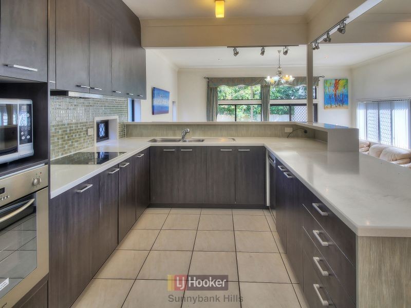 32 Gatling Road, Cannon Hill QLD 4170