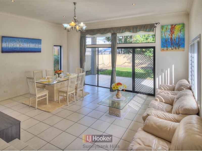32 Gatling Road, Cannon Hill QLD 4170