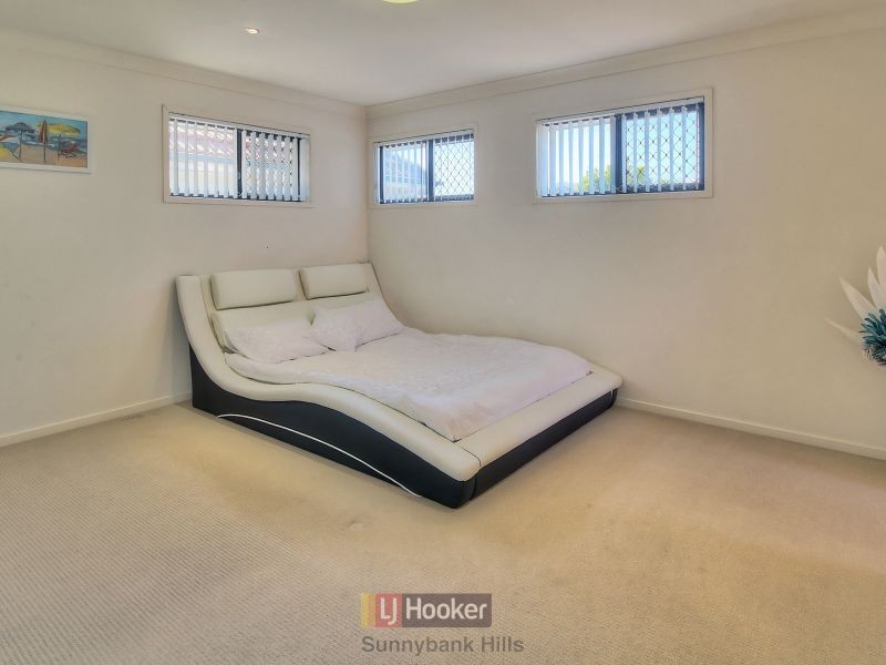 32 Gatling Road, Cannon Hill QLD 4170