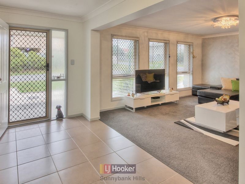 46 Paul Drive, Regents Park QLD 4118