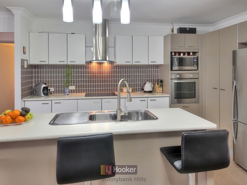 46 Paul Drive, Regents Park QLD 4118