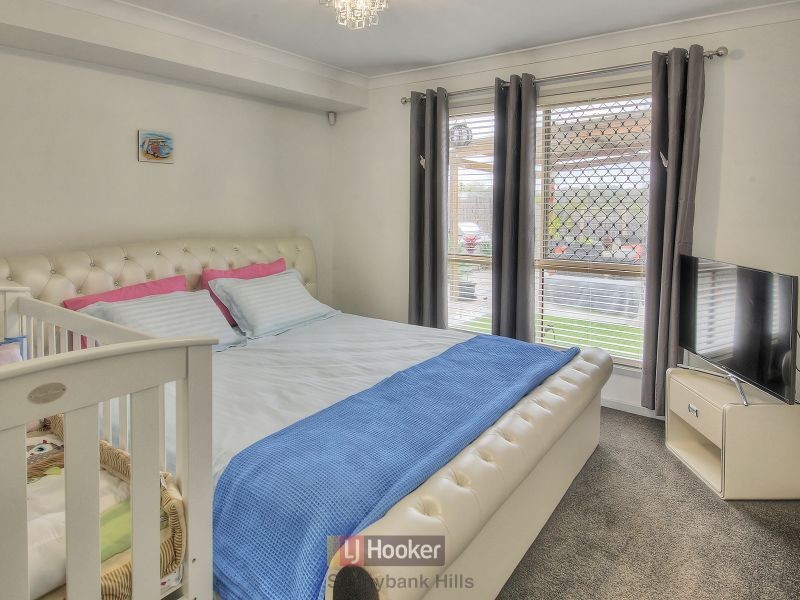 46 Paul Drive, Regents Park QLD 4118