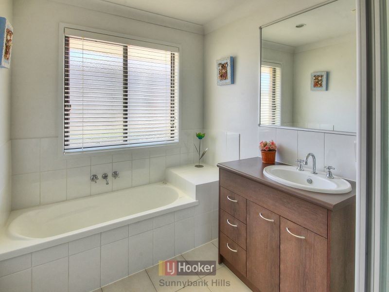 11 Cedarwood Street, Berrinba QLD 4117