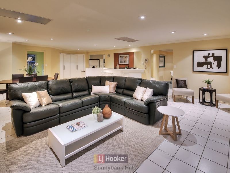 16 Wilonda Street, Robertson QLD 4109