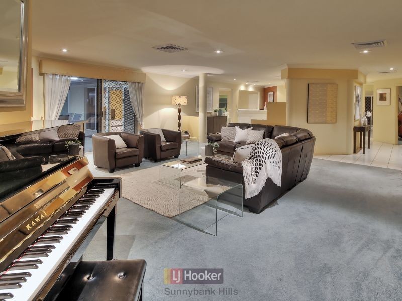 16 Wilonda Street, Robertson QLD 4109